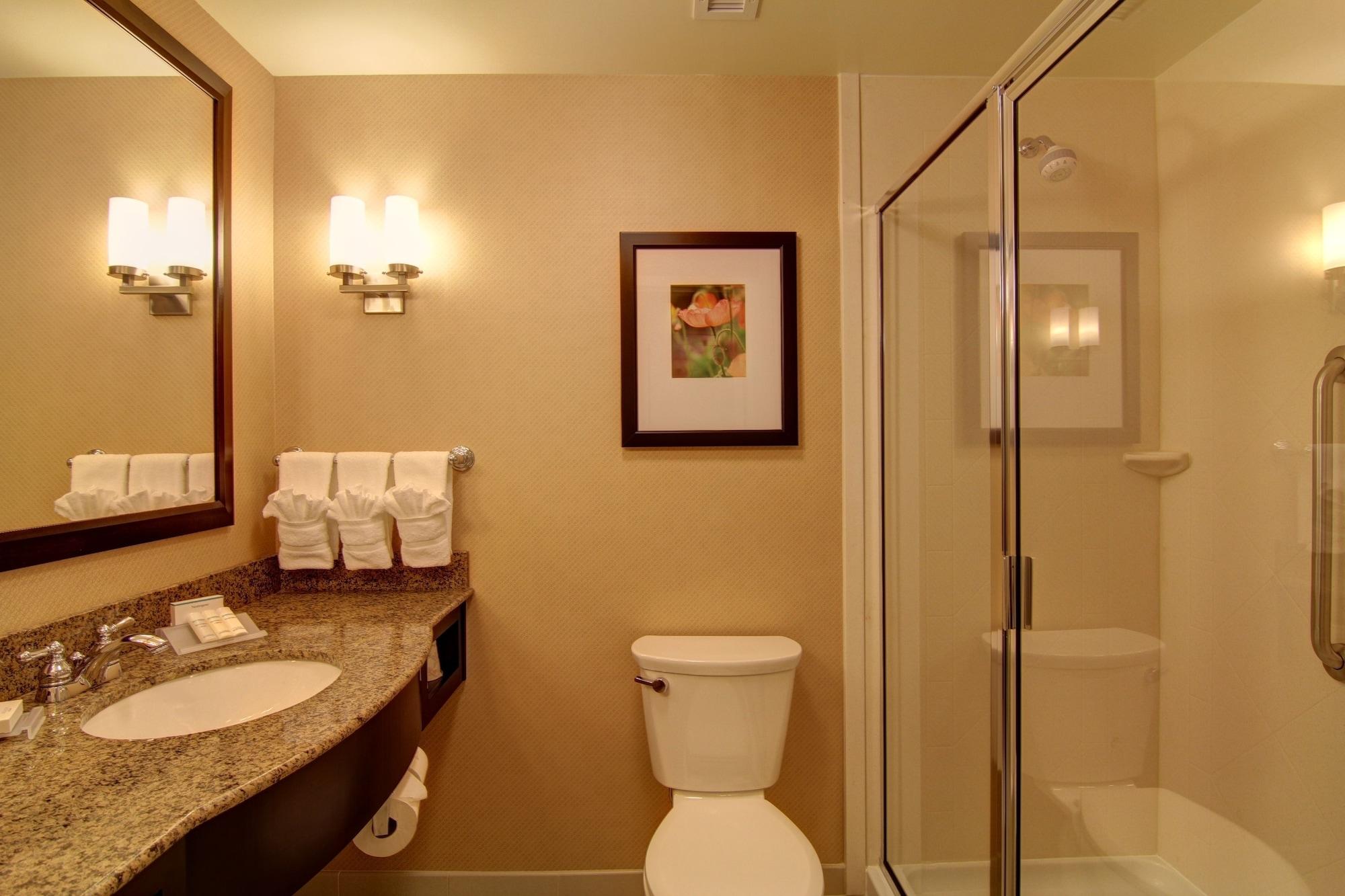 Hilton Garden Inn Woodbridge Exterior foto