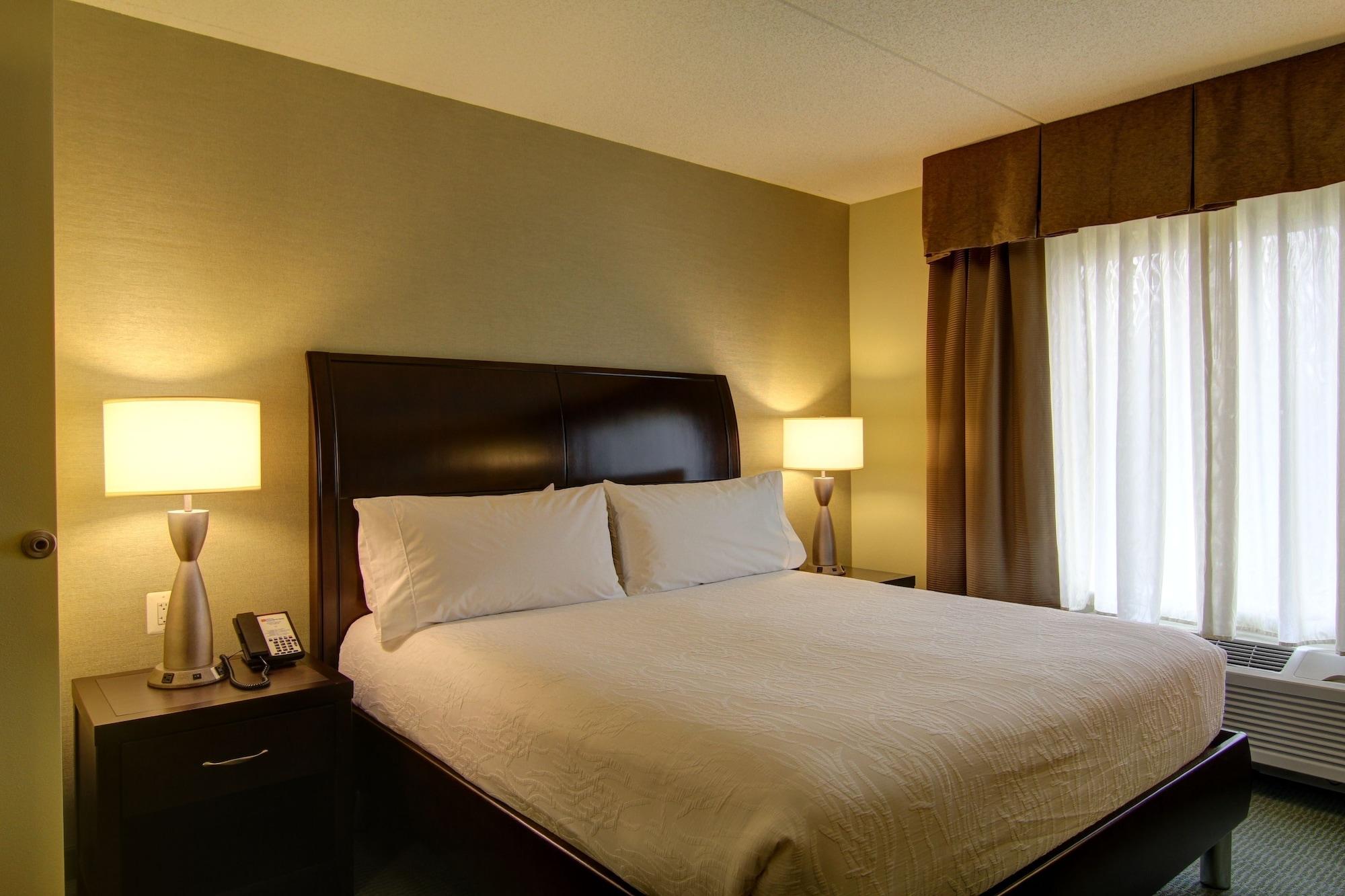 Hilton Garden Inn Woodbridge Exterior foto
